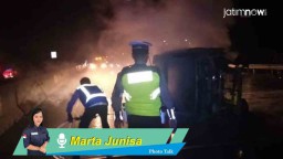 Photo Talk: Pikap Terbakar di Tol Kertosono Tewaskan 1 Orang