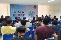 Turnamen Sepak Bola U-20 Piala Bupati Gresik Digelar Tanpa Penonton