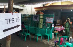 Tolak Celupkan Jari ke Tinta, Pemilih di Blitar Lukai Petugas TPS