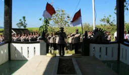 Hari Bhayangkara ke 73, Polisi di Magetan Ziarah dan Tabur Bunga