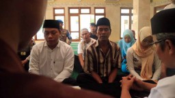 Tahanan Narkoba Nikahi Kekasih di Kantor Polisi
