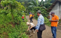 68 Warga Dusun di Malang Mengungsi Akibat Tanah Retak