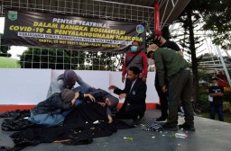 Lewat Teatrikal, Disparta Bersama Polres Batu Ingatkan Prokes & Bahaya Narkoba