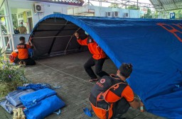 Urai Penumpukan Pasien Covid-19, Tenda Didirikan di RSUD dr Harjono Ponorogo