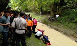 Motor Tabrak Pembatas Jembatan, Nenek di Magetan Tewas Tercebur Sungai