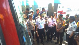 Bus Mudik Lebaran di Surabaya Dicek Kelaikannya, Sopir Dites Urine