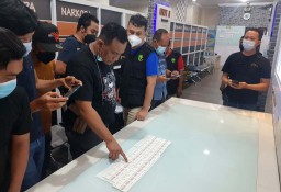 Seluruh Reserse Narkoba Polrestabes Surabaya Dites Urine Tengah Malam