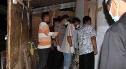 Pria Sebatang Kara Tewas Membusuk di Rumahnya