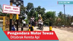 Video: Pengendara Motor Tewas Ditabrak Kereta Api