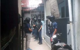 Rumah di Surabaya Digeledah, Terkait Dua Terduga Teroris Sidoarjo?