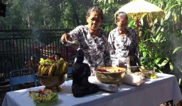 Melihat Ritual dalam Tradisi Ulur Ulur di Telaga Buret Tulungagung