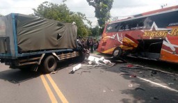 Truk Hantam Bus Sugeng Rahayu di Madiun, Satu Orang Tewas