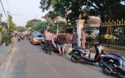 Di Depan Istri Muda, Yudi Tusuk Dada Istri Tuanya dengan Pisau