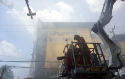 Kebakaran UFO Elektonik di Surabaya Diduga Akibat Korsleting Listrik