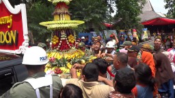 HUT Tulungagung Dimeriahkan dengan Acara Rebutan 2 Tumpeng Raksasa