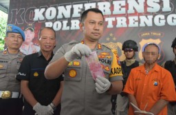 Ngaku Bisa Ubah Uang Palsu Jadi Asli, Guru Spiritual Gadungan Diborgol