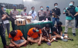 Peredaran 1,5 Kg Sabu dan 234 Ribu Pil Koplo di Surabaya Digagalkan