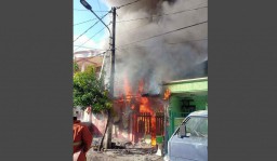 Usaha Nasi Geprek di Surabaya Terbakar, 14 Mobil Damkar Dikerahkan