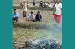 Viral Video Seorang Pria Diduga Maling Motor Dibakar Massa di Bangkalan Madura