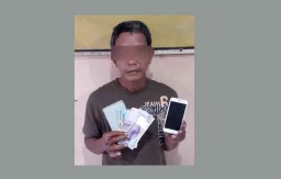 Curi HP dan Uang Temannya, Pria ini Dihajar Massa di Surabaya