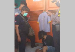 Curi HP di Warung Makan Surabaya, Satu Pelaku Dihajar Massa dan Seorang Buron