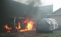 Dalam 2 Hari, Dua Kendaraan di Kota Surabaya Hangus Terbakar