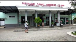 Video: Motor Masuk Kolong Truk Tiga Pelajar Luka Parah