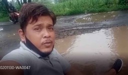 Video Jalan Jadi Kubangan di Ngawi Viral