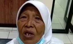 Polisi Antar Nenek yang Mengaku Ditinggal Pembantunya ke Saudaranya