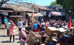 Pedagang Ayam hingga Pemancing di Pasuruan Juga Upacara HUT ke-75 RI