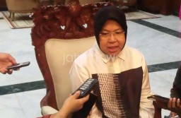 Risma Keluhkan Susahnya Bantu Anak Miskin Dapat Pendidikan Layak