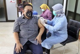 Jelang Perkuliahan Tatap Muka, Dosen dan Karyawan Untag Surabaya Divaksin