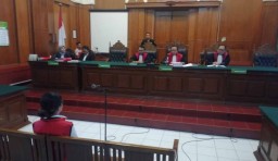 Didakwa Sebarkan Konten Asusila oleh Jaksa, Vanessa Angel Menangis