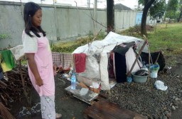 Viral Wanita Hidup dalam Gubuk Reyot Disebut di Krian Sidoarjo
