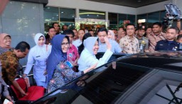 Sampai di Rumah Dinas, Wali Kota Risma Cari Tablet Kesayangannya