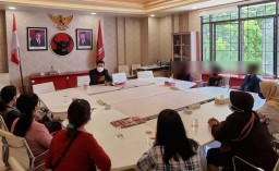 Keberatan Diminta Bayar Seragam Sekolah, Wali Murid Wadul ke DPRD Surabaya