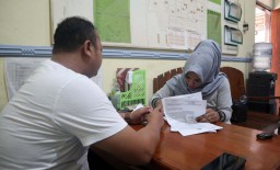 Nyaru Jadi Mahasiswi Kebidanan, Waria ini Gadaikan Motor Rental