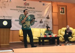 Elektabilitas Cawagub Jatim Puti dan Emil Saling Kejar