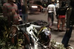 Lagi-lagi Pemotor Terkapar di Tikungan Maut Belakang Grand City
