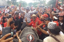 Hadiri Acara HUT PDIP, Gus Ipul Optimis Menang Telak di Surabaya