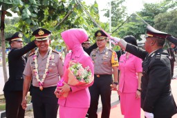 Ritual Pedang Pora Sambut Pergantian Kapolres Tuban