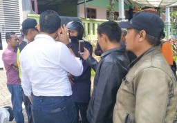 Hina Nabi Muhammad, Rendra Ditangkap di Trawas