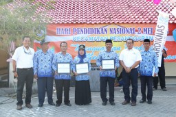 Tambang Emas Tumpangpitu Bantu 17 Sekolah di Pesanggaran