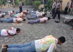 Pelajar di Banyuwangi ini Pesta Miras, dari Mana Belinya?
