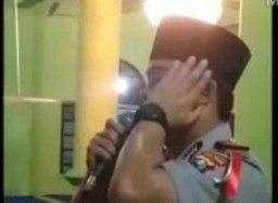 Subhanallah, Lantunan Adzan Kapolres Bangkalan Ini Bikin Merinding
