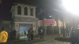 Amankan Pasutri, Densus 88 Gerebek Rumah Jahit di Surabaya