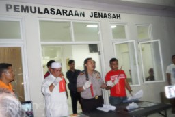 Sabetkan Pisau ke Polisi, Dua Maling Motor Ditembak Mati