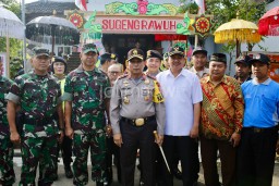 Berita Foto: Kapolda dan Pangdam Pantau Pengamanan TPS di Mojokerto