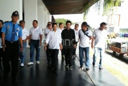 Emil Dardak Jemput dan Dampingi Menteri BUMN di Banyuwangi