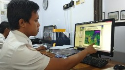 Abu Vulkanik Gunung Agung di Bali Mengarah ke Banyuwangi